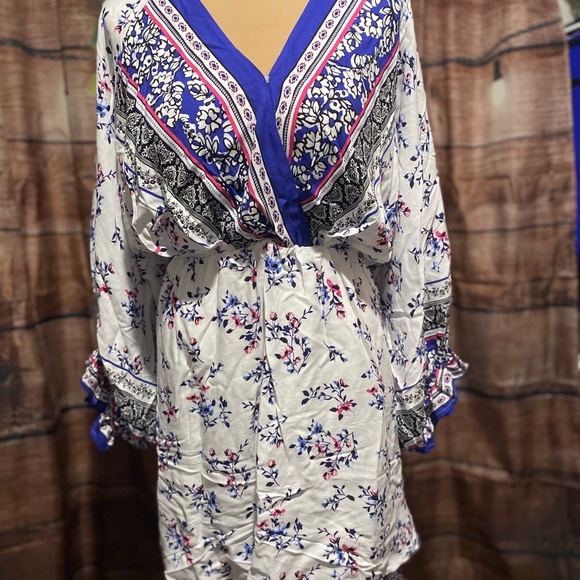 White Birtch 3/4 sleeve floral dress - Picture 2 of 8